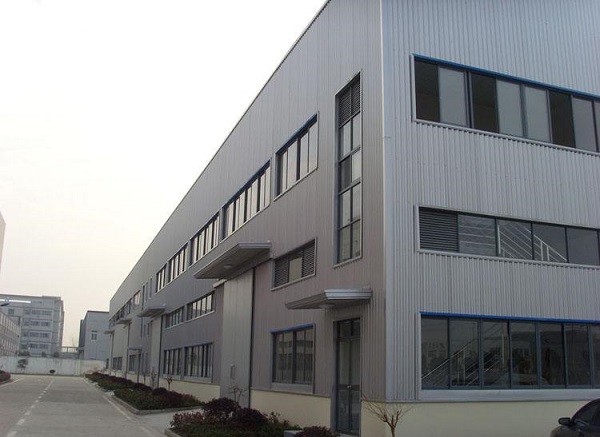 鋼結(jié)構(gòu)廠房施工遇到特殊天氣，這4個問題要注意